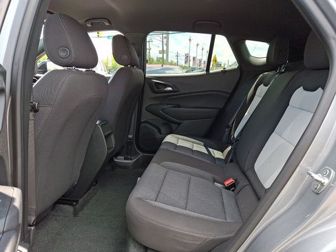 Used 2024 Chevrolet Trax RS w/ Driver Confidence Package FWD image 9