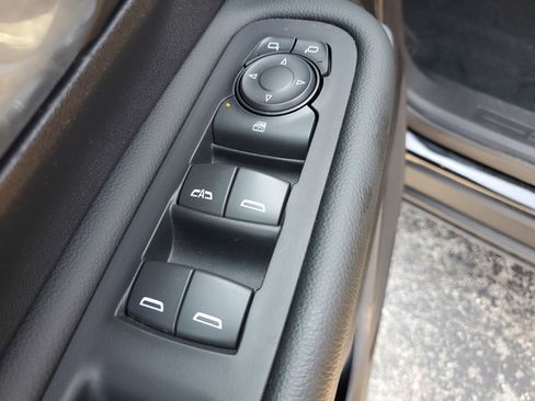 Used 2024 GMC Terrain SLT image 22