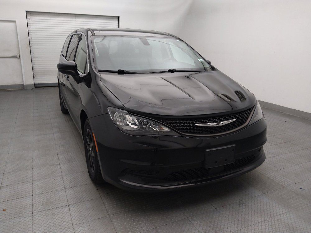 Used 2022 Chrysler Voyager LX FWD image 14