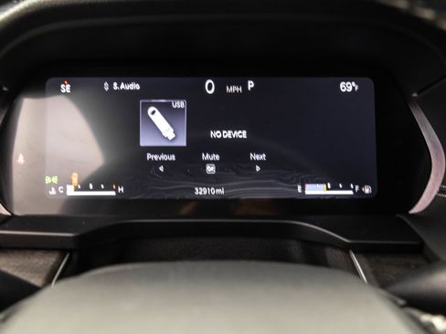 Used 2023 Jeep Grand Cherokee Limited w/ Luxury Tech Group II AWD/4WD image 20