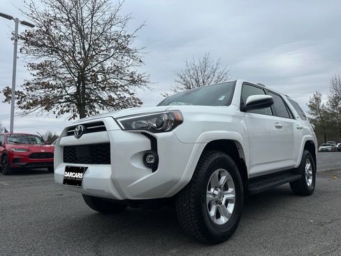 Used 2024 Toyota 4Runner SR5 image 32