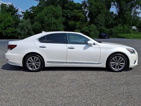 Used 2014 Lexus LS 460 AWD w/ Comfort Package image 5