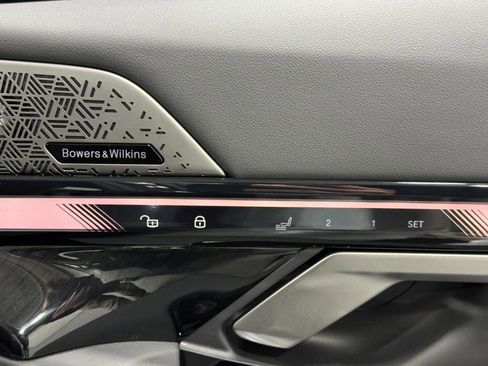 New 2026 BMW 550e xDrive image 22