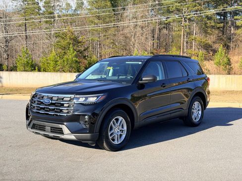 New 2026 Ford Explorer Active w/ Active Comfort Package image 3