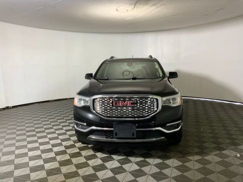 Used 2018 GMC Acadia Denali w/ Technology Package AWD/4WD image 2