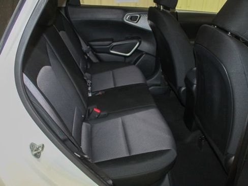 Used 2024 Kia Soul LX w/ Option Group 015 image 17