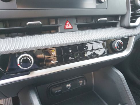 Certified 2025 Kia Sportage LX image 23