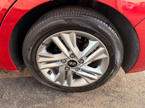 Used 2020 Hyundai Elantra SEL image 40