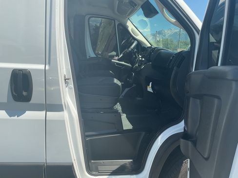 Used 2024 RAM ProMaster 3500 w/ Convenience Group FWD image 17