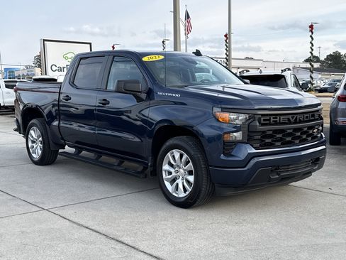Used 2022 Chevrolet Silverado 1500 Custom image 3