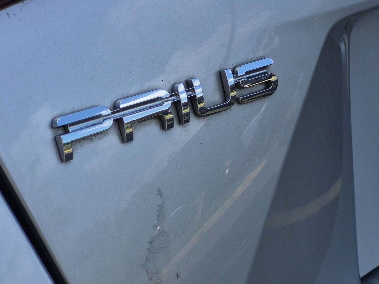 Used 2022 Toyota Prius L Eco FWD image 13