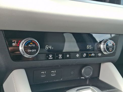 Used 2025 Mitsubishi Outlander SE AWD/4WD image 17