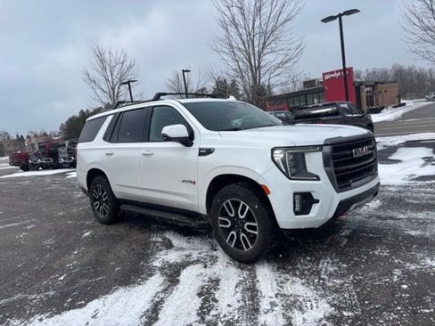 Used 2024 GMC Yukon AT4 w/ Technology Package image 2