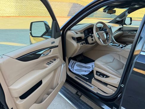 Used 2018 Cadillac Escalade ESV Platinum image 14
