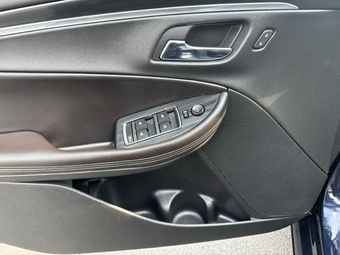 Used 2016 Chevrolet Impala LT w/ Convenience Package FWD image 10
