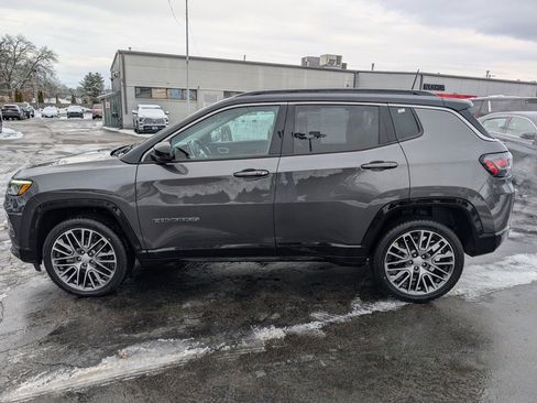 Used 2022 Jeep Compass Limited w/ Elite Group image 3