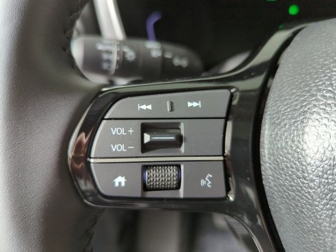 New 2025 Honda Pilot Touring image 16