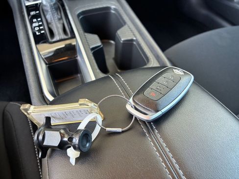 Used 2025 Nissan Sentra SV FWD image 21