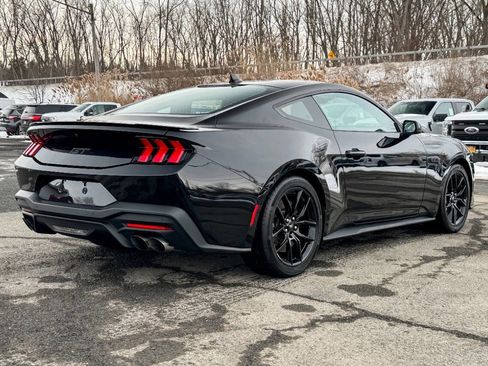 Used 2024 Ford Mustang GT Premium image 6