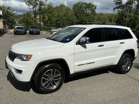 Used 2017 Jeep Grand Cherokee Limited AWD/4WD image 8