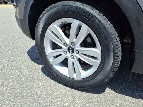 Used 2018 Kia Sportage LX FWD image 23