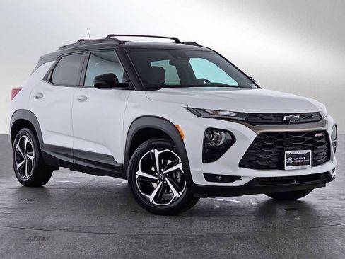 Used 2023 Chevrolet TrailBlazer RS image 2