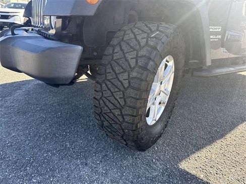 Used 2017 Jeep Wrangler Unlimited Sport image 28