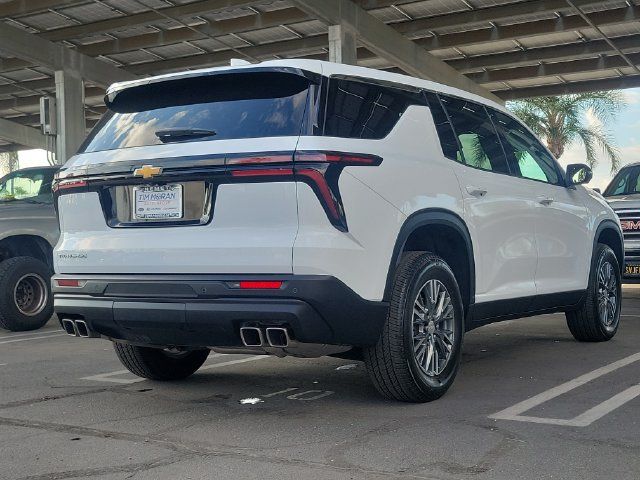 Used 2024 Chevrolet Traverse LS FWD image 3