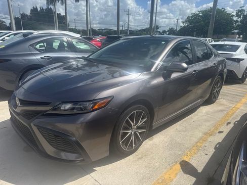 Used 2024 Toyota Camry SE FWD image 5