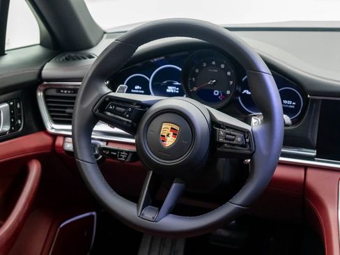 Certified 2022 Porsche Panamera 4 Platinum Edition image 12