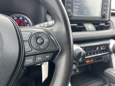 Used 2019 Toyota RAV4 LE w/ Carpet Mat Package FWD image 8