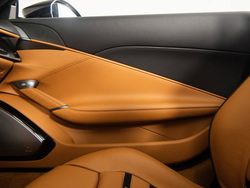 Certified 2025 Ferrari Roma Spider image 46