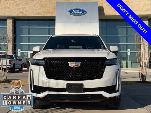 Used 2022 Cadillac Escalade ESV Sport Platinum image 2