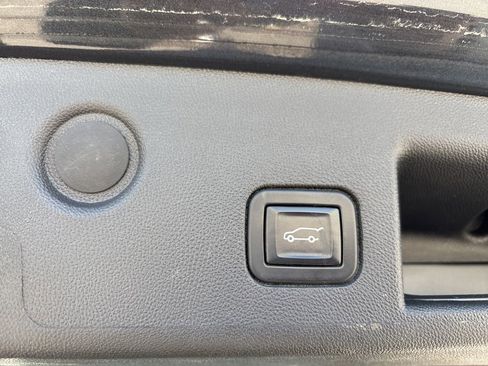 Used 2022 Chevrolet Equinox RS w/ LPO, Floor Liner Package AWD/4WD image 9