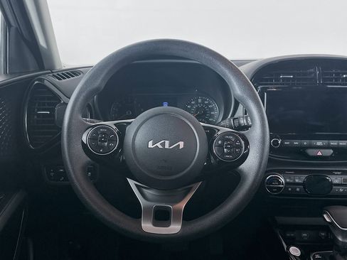 Used 2022 Kia Soul S FWD image 18