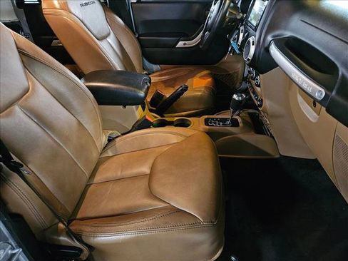 Used 2015 Jeep Wrangler Unlimited Rubicon w/ Connectivity Group image 20