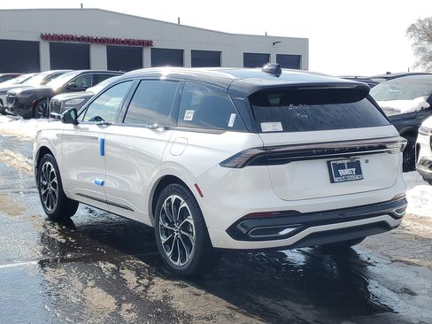 New 2026 Lincoln Nautilus Reserve image 3