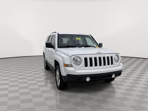Used 2015 Jeep Patriot Latitude image 3