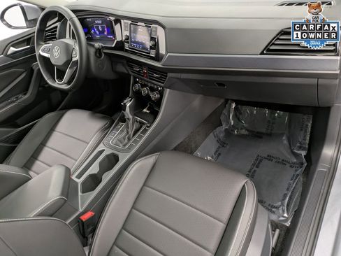 Used 2023 Volkswagen Jetta SE w/ Panoramic Sunroof Package FWD image 30