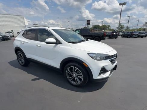 Certified 2020 Buick Encore GX Select FWD image 2