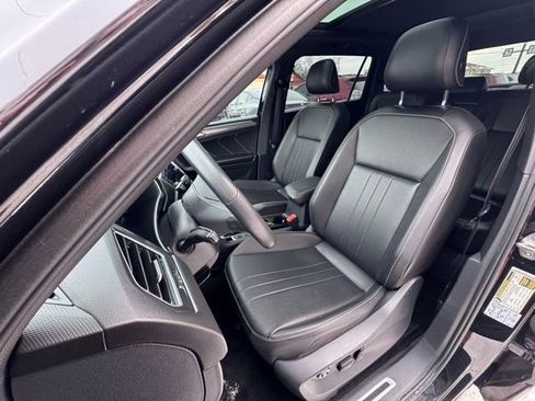 Used 2022 Volkswagen Tiguan SE R-Line AWD/4WD image 9