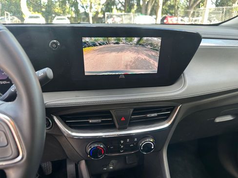 Used 2025 Buick Encore GX Preferred image 17