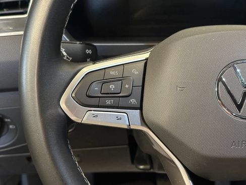 Used 2023 Volkswagen Tiguan SE AWD/4WD image 10