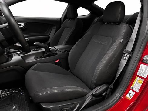 Used 2021 Ford Mustang GT RWD image 9