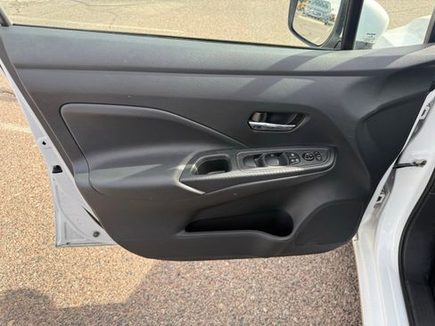 Used 2025 Nissan Versa SV image 14