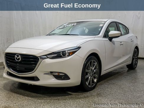 Used 2018 MAZDA MAZDA3 Grand Touring image 2