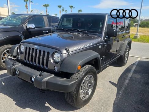 Used 2017 Jeep Wrangler Unlimited Rubicon w/ Connectivity Group AWD/4WD image 3