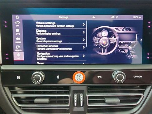 Used 2025 Porsche Macan image 47