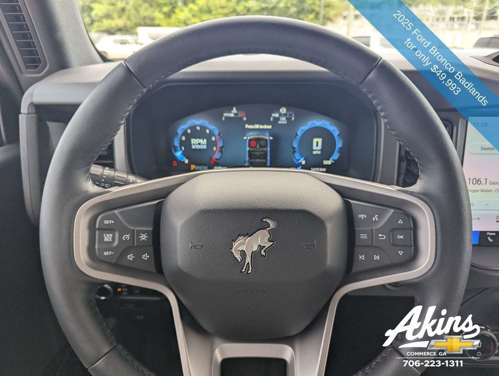 Used 2025 Ford Bronco Badlands AWD/4WD image 30