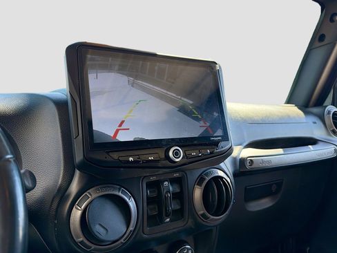 Used 2017 Jeep Wrangler Unlimited Sport w/ Quick Order Package 24S AWD/4WD image 9